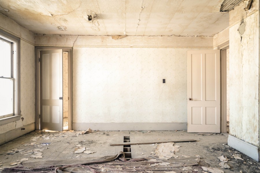 arquitectura, remodelar, interior, habitacion, cuarto, dormitorio, casa, viejo, roto, antiguo, remodelacion, construccion, vacio, nadie, sucio, renovar, 