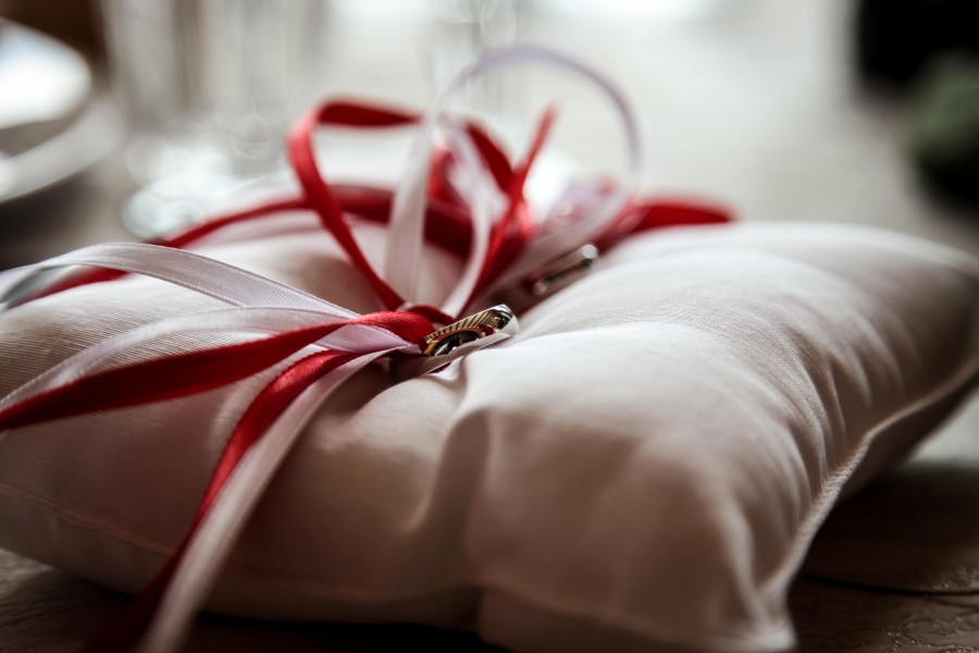boda, casamiento, amor, almohadon, anilllo, anillos, compromiso, promesa, oro, 