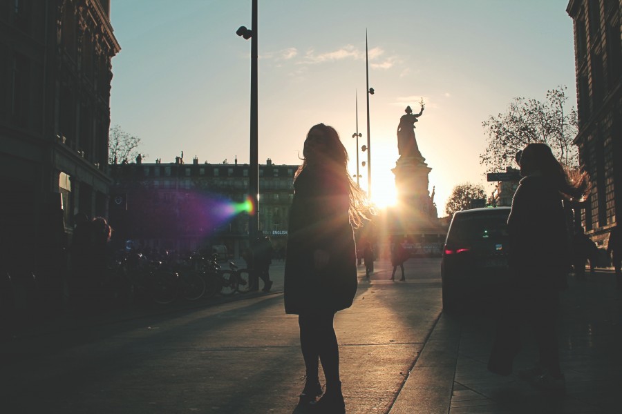 rayo de sol, mujer, estatua, calle, invierno, urbano, mañana, fresco, dia, viaje, viajar, monumento, visita, actividad, exterior, una persona, 
