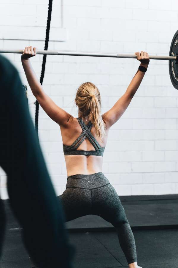 aptitud, gimnasio, entrenamiento, ejercicio, deporte, mujer, cuerpo, ajuste, salud, niña, joven, levantamiento, entrenamiento, hembra, saludable, atleta, caucásico, atlético, muscular, peso, fuerza, fuerte, gente, espalda, hermoso, bíceps, bienestar, adulto, culturismo, persona, músculos, pesos, detrás, músculo, atractivo, culturista, activo, poder, deportista, estilo de vida, sexy, deportivo, instructor, gimnasia, bar, tríceps, club, brazo, pesado, tenencia
