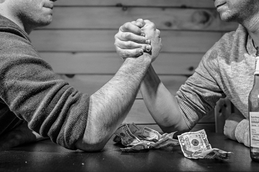 pulseada, manos, hombre, hombres, dos, gente, fuerza, apuesta, ganar, apretar, manos, dinero, apostar, juego, jugar, 