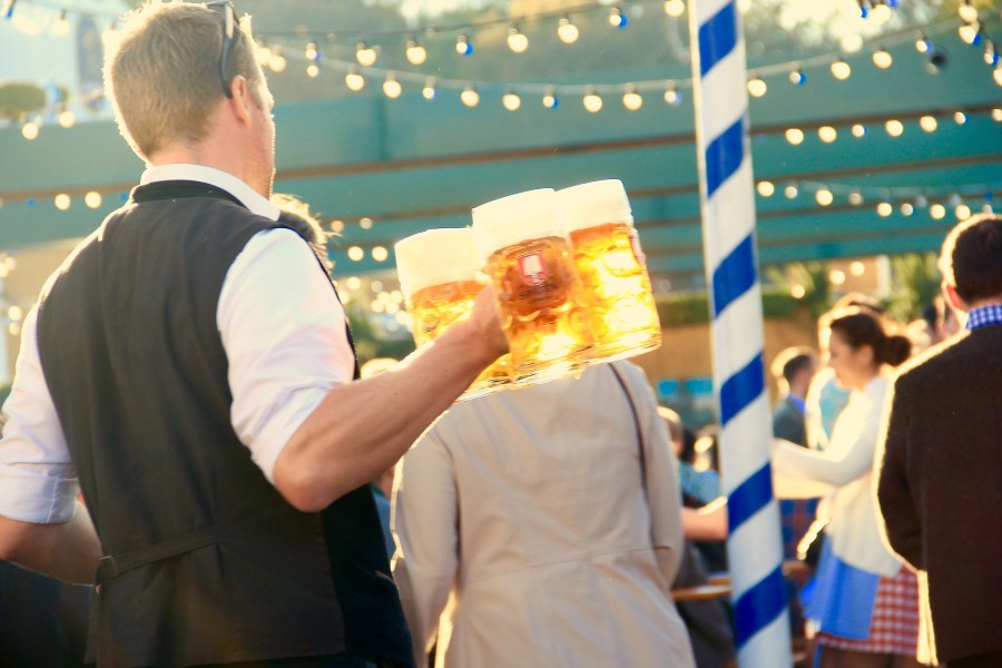 Oktoberfest, fiesta, cerveza, camarero, bebida, festejo, celebracion, chops, bar, celebrar, 