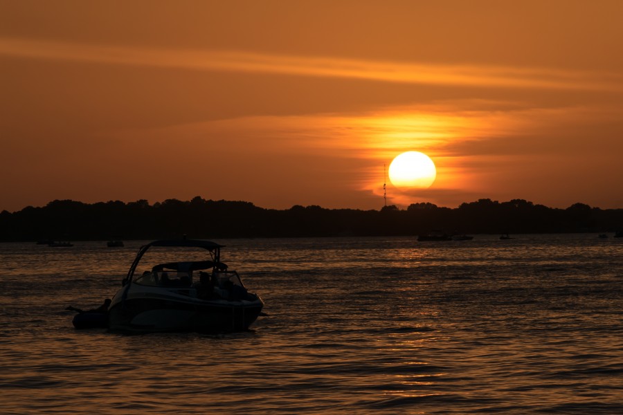 atardecer, ocaso, puesta de sol, costa, rio, embarcacion, yate, barco, transporte, lujo, nadie, 