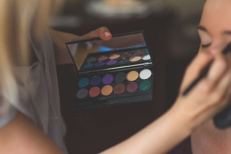 maquillaje, artista, maquilladora, maquillando, sombra de ojos
