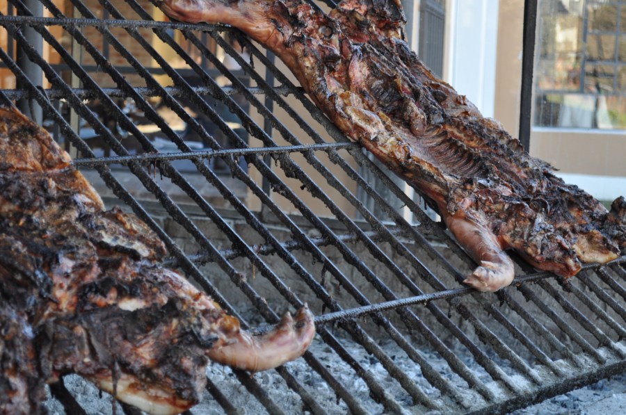 Asado, Asador, Parrilla, Comida Tipica, Tradicion, Campo, Carne, Costillar, Costillas, Brasas, Cocido, Caliente, Grasa, Argentino, Argentina, Carne de Res 