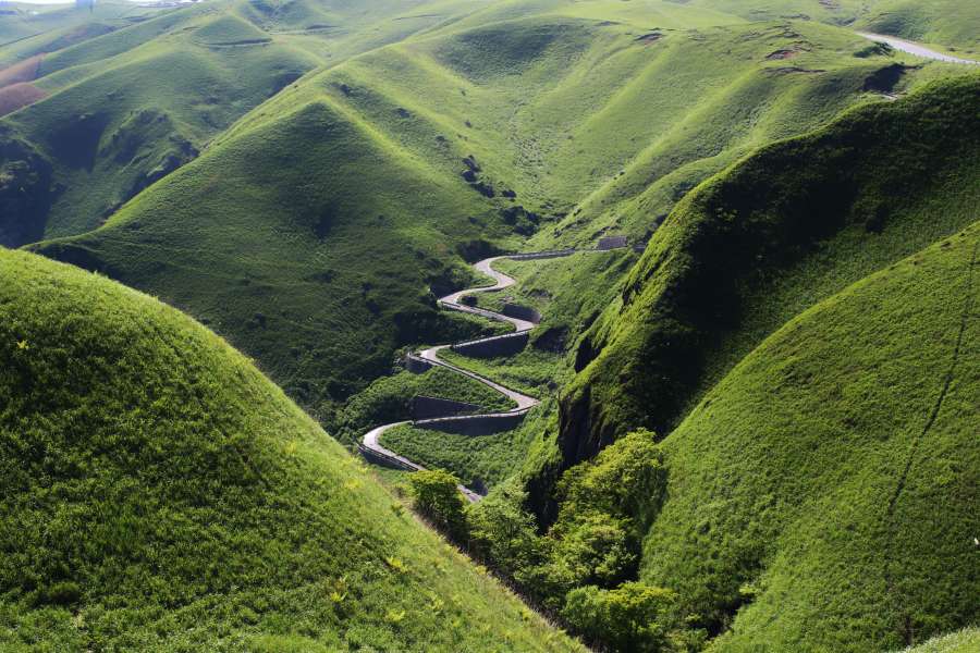naturaleza, la carretera, viajar, sinuoso, ver, curvilíneo, paisaje, hermoso, destino, paisaje, al aire libre, turismo, montaña, bosque, viaje, escénico, curva, verano, verde, rumania, valle, aéreo, natural, coche, calzada, árbol, aventuras, viaje, bosque, zumbido, autopista, Transfagarasan, ojo de pájaro, cielo, montañas, transporte, asfalto, ambiente, espectacular, Colinas, fondo, curvo, pasar, panorama, rocoso, pino, campo, escena, Transalpina, Cárpatos