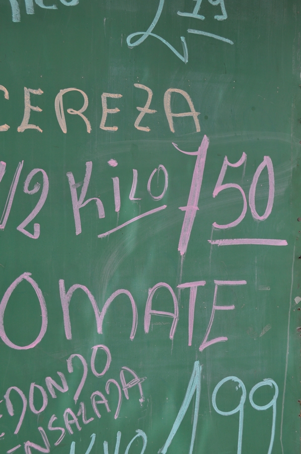 pizarron,pizarra,precio,precios,cartel,negocio,comercio,carteleria,informacion,comercial,numero,numeros,letra,letras,tiza,fondo,background,economia,,P12062014