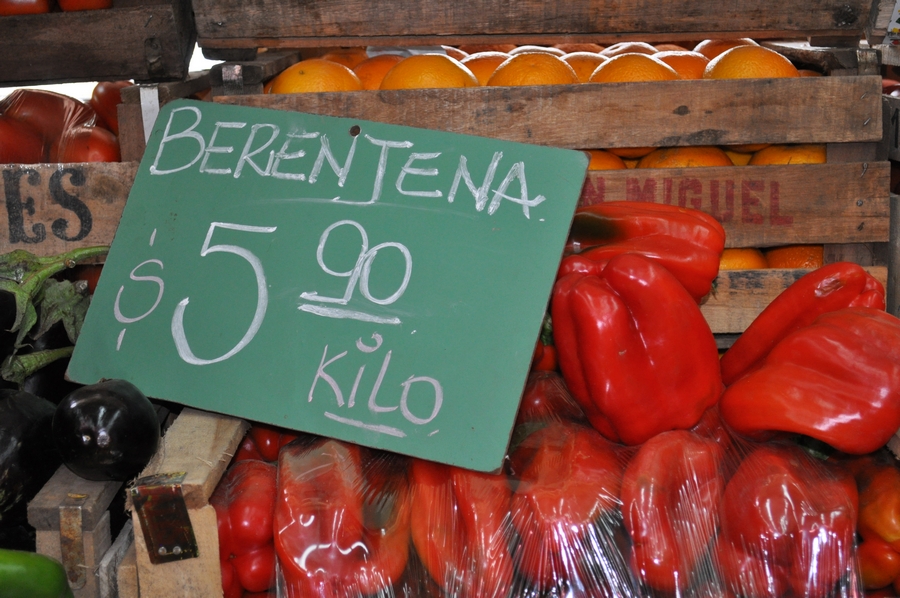 verdura,verduras,verduleria,precio,comidas,rojo,nadie,cartel,interior,comercio,P12062014