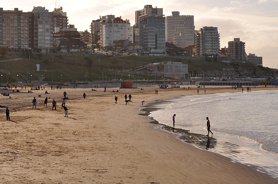Playa, Mar Del Plata, Atarceder,  Buenos Aires, Argentina,,P052014, Freejpg